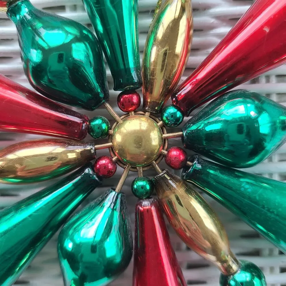 Vintage Avon Gift Collection 1999 Rare Shimmering Bead Ornament Glass Snowflake